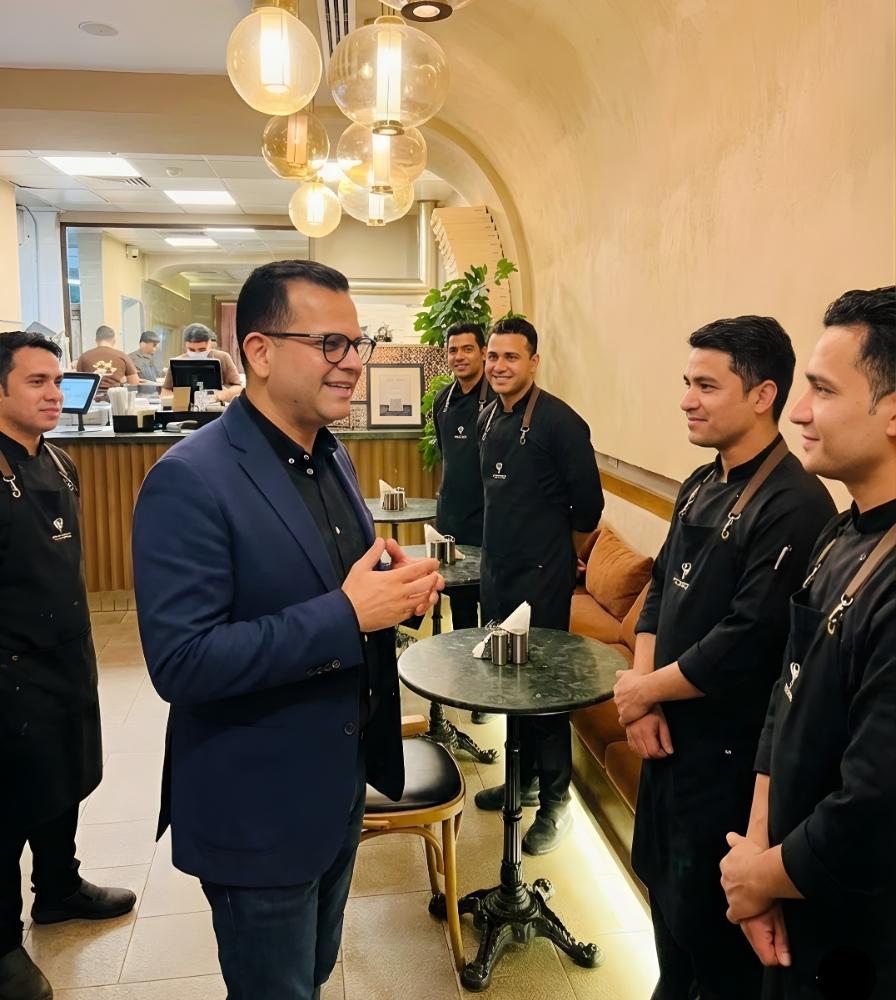 خبراء الضيافة